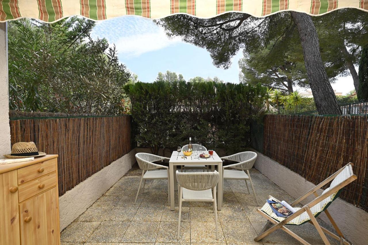 Charmant Studio 2A4 Pers Avec Jardin Et Place De Parking Situe A 5 Min A Pied De La Mer Бандол Екстериор снимка