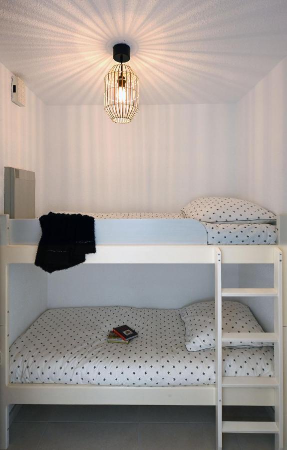 Charmant Studio 2A4 Pers Avec Jardin Et Place De Parking Situe A 5 Min A Pied De La Mer Бандол Екстериор снимка